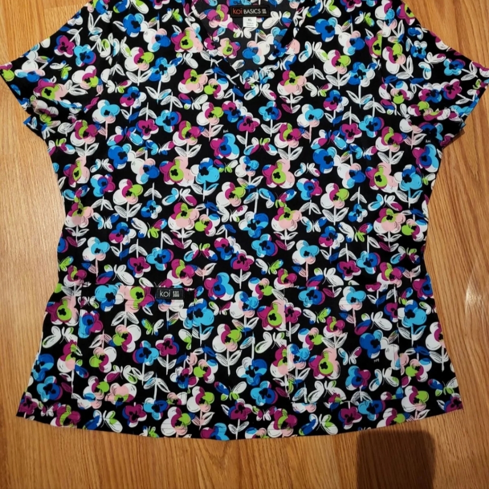 Koi Basics Butterfly Scrub Top